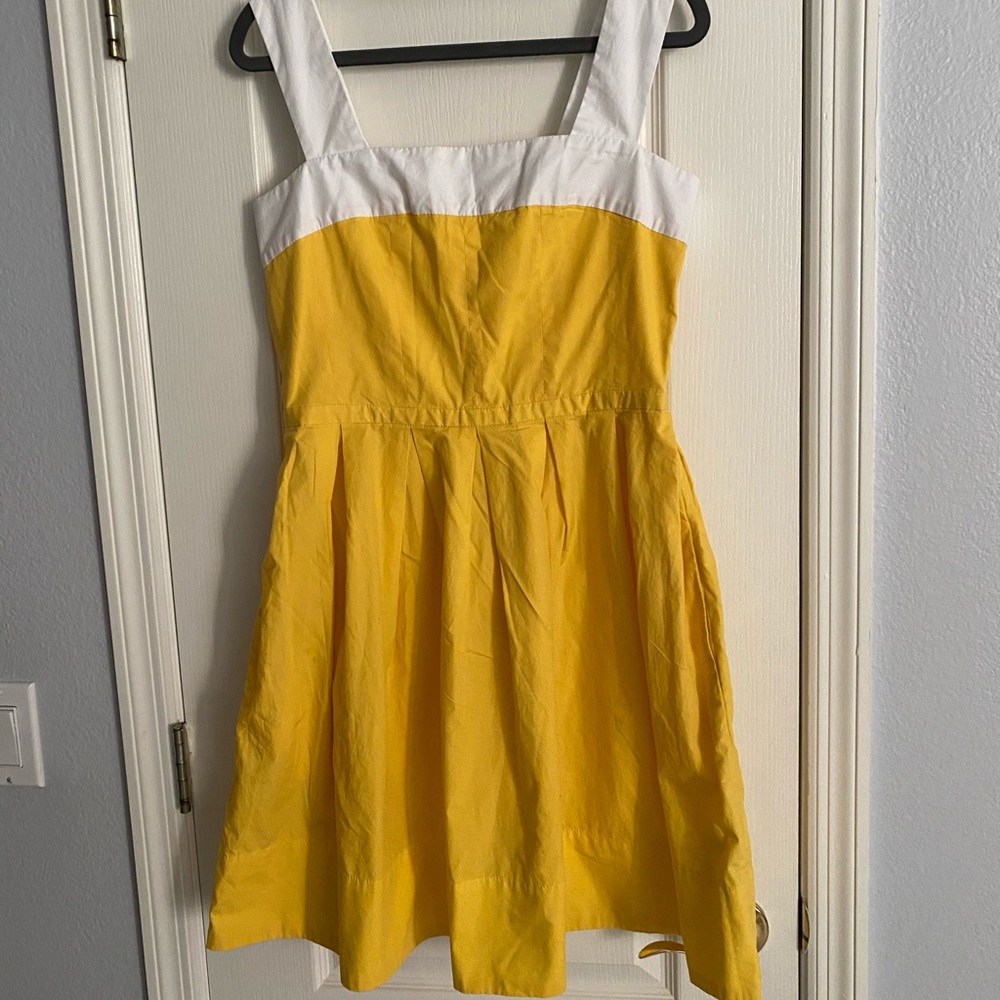 Yellow and white retro style Gap dress size 6 NWT
